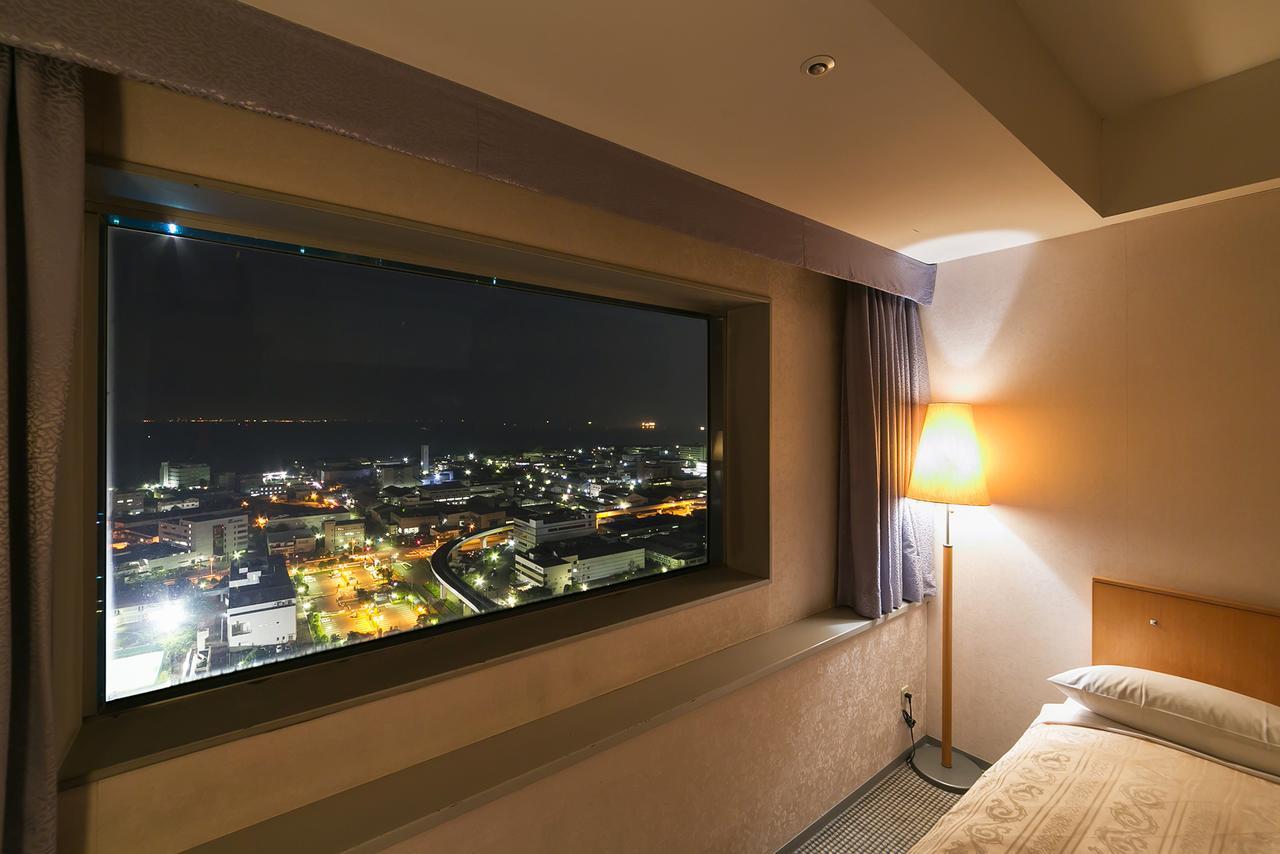 Yokohama Techno Tower Hotel Esterno foto