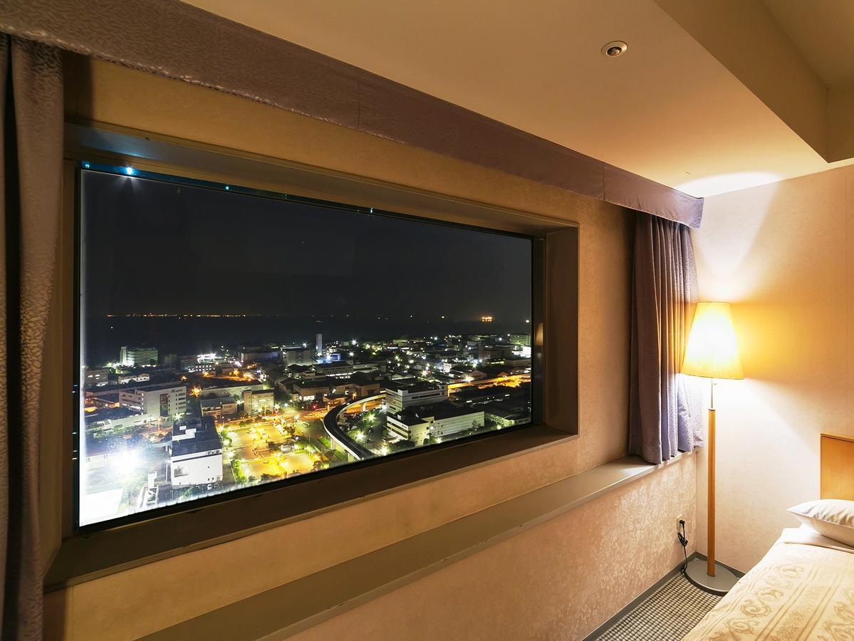Yokohama Techno Tower Hotel Esterno foto